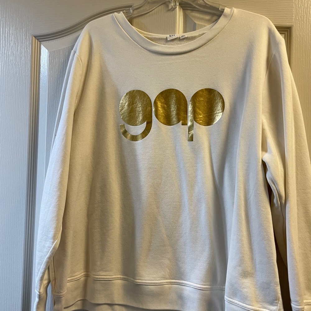 GAP Sweatshirt